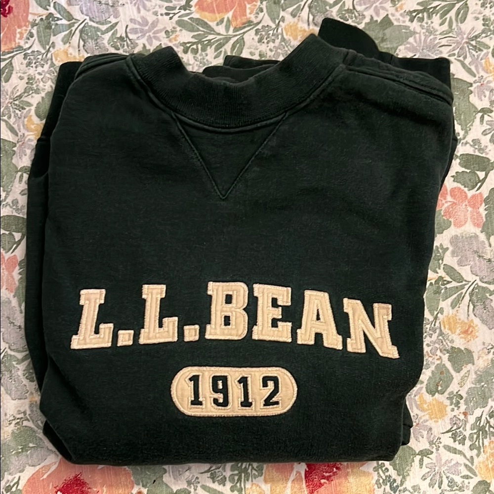 Vintage L.L. Bean Dark Green Crewneck Sweatshirt (Men’s)